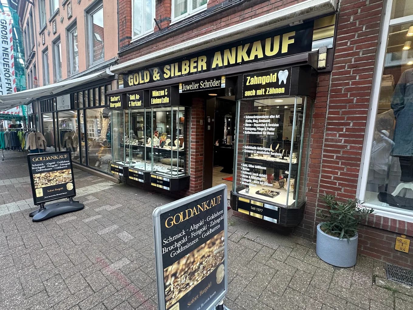 Geschäftseingang Juwelier Schröder, Gold & Silber Ankauf Hamburg